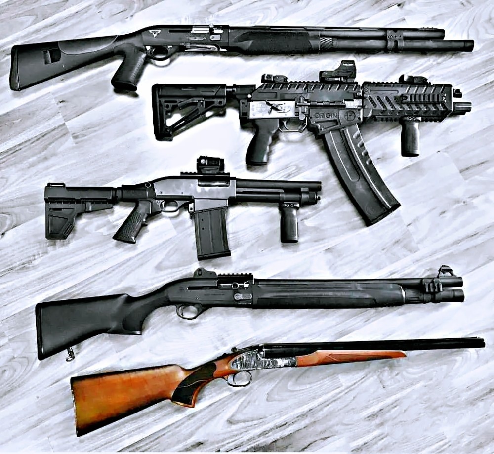 民用杠杆枪楞是魔改了一套无托式机枪的马甲 看看这位英国发烧友的