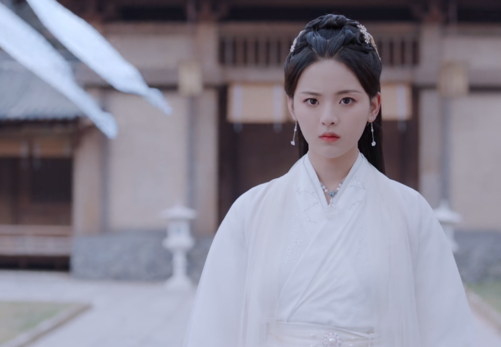 由杨超越,徐开骋,傅菁,陈意涵,王皓轩等人主演的古装爱情剧《且听凤鸣