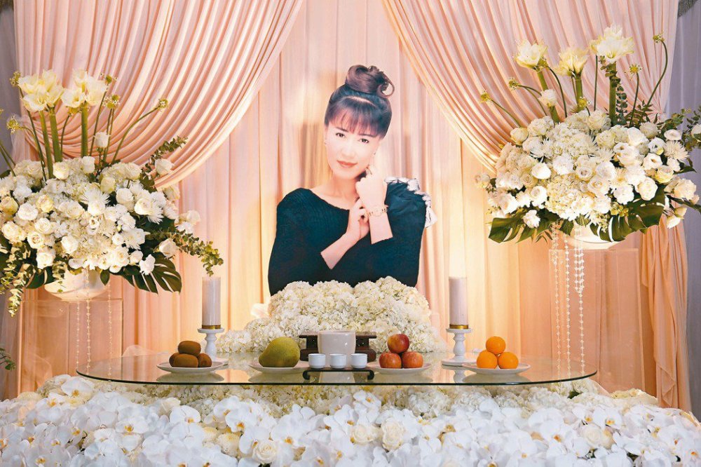 罗霈颖|罗霈颖近亿遗产全由94岁母亲继承，两位哥哥不争产不为钱伤感情