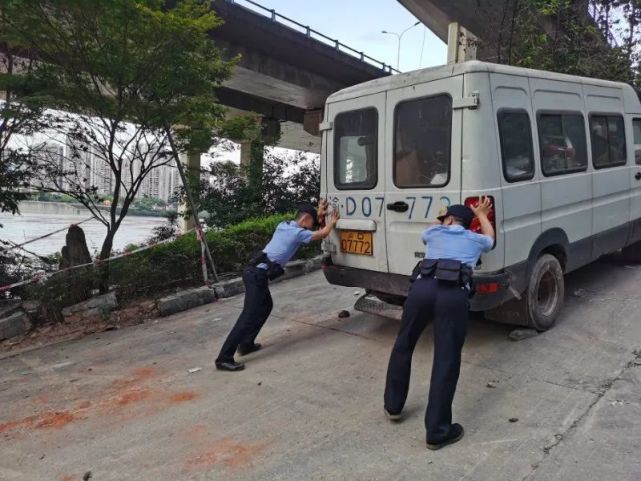 重庆|渝中警讯丨重庆洪峰过境主城，你有见证这些感人瞬间吗