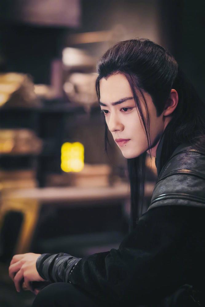 肖战|好久不见的肖战终于出现了，七百万直播人气，再次遭到“捧杀”