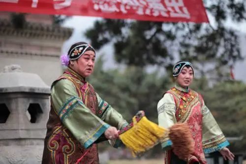 武利平|武利平：记不清为群众演了多少场
