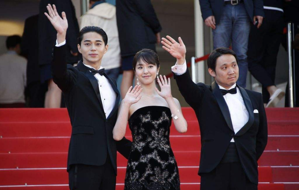 出轨|孕期丈夫出轨小三，34岁最惨星二代离婚：不要低估女人解决问题的能力