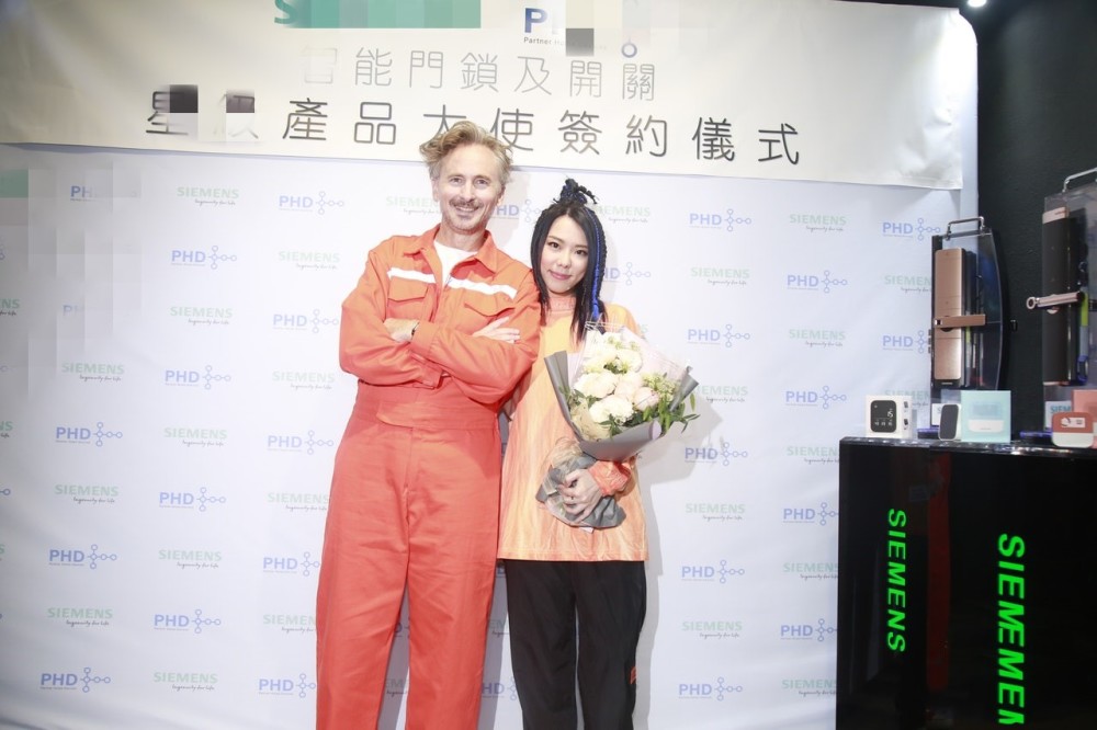河国荣|河国荣失业半年终于有工开，传酬劳7位数，曾与爱犬因患癌欠80万
