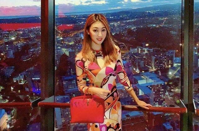 香港小姐|前港姐与大40岁富商离婚分到过亿赡养费，不工作却手握7位数名牌包