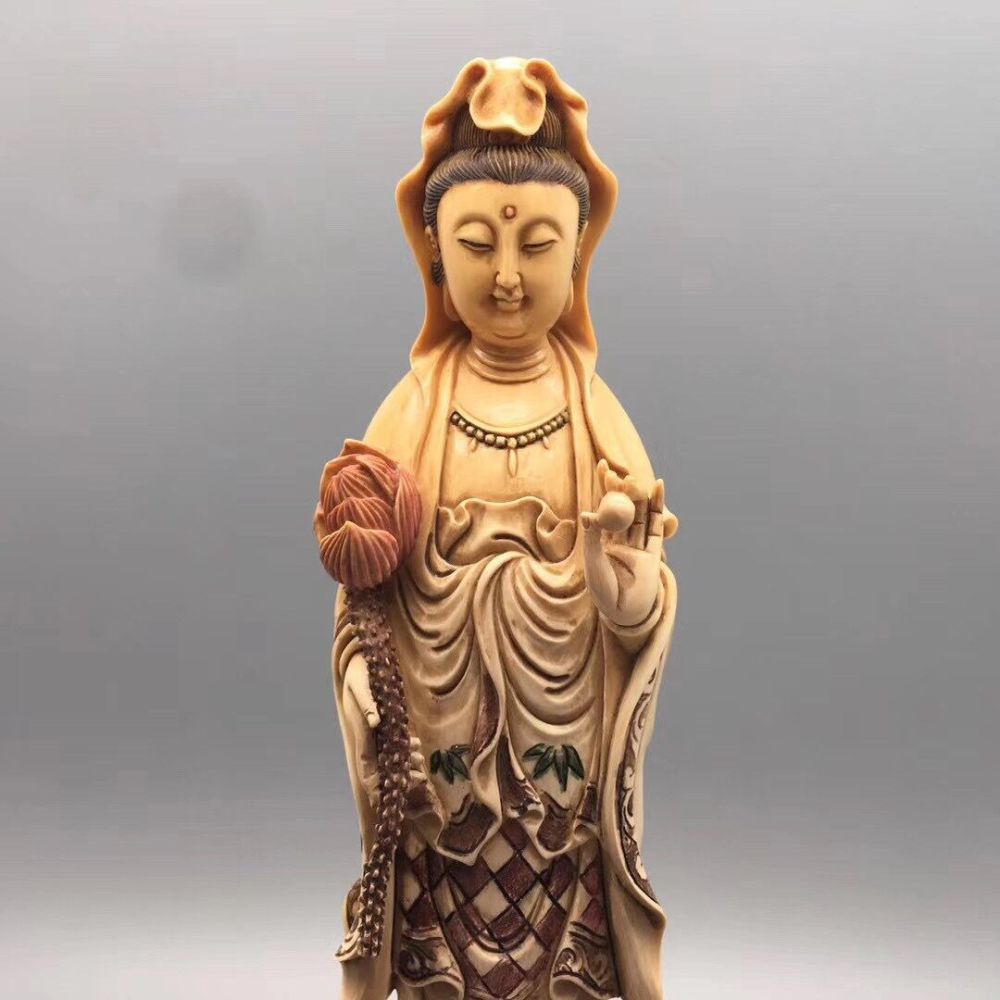 猛犸象牙雕刻《莲花观音》回流彩绘摆件,选用极品冰料