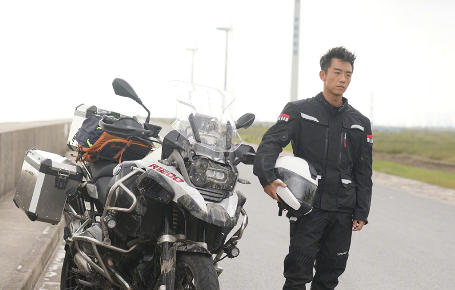 郑恺|超耿直！因剧照太帅被质疑P图过度，12G冲浪选手郑恺晒原图回应