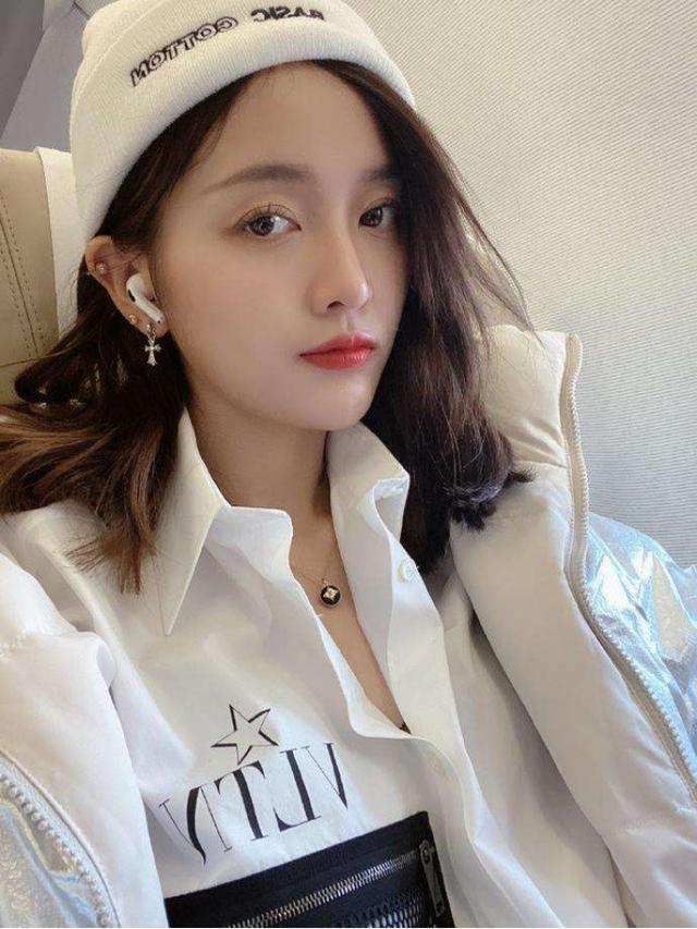 吴宣仪|孟美岐吴宣仪解散后待遇差太多：一个穿高端礼服，另一个只有廉价品牌