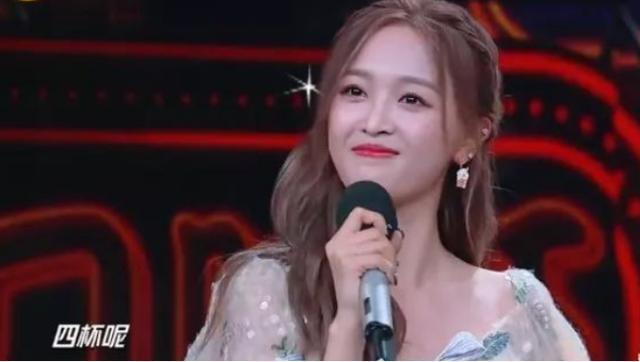 吴宣仪|孟美岐吴宣仪解散后待遇差太多：一个穿高端礼服，另一个只有廉价品牌