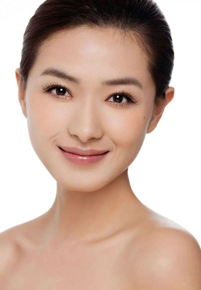 但和本尊比,万茜似乎还差点儿意思?
