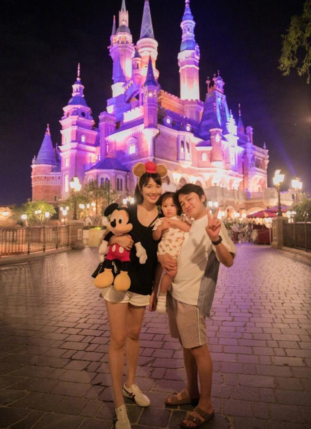 李亚男|王祖蓝老婆李亚男晒孕肚照，自曝怀孕进程已过半，宝宝性别疑曝光