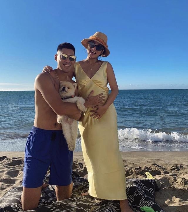 毛加恩|毛加恩晒妻子入院前全家合照，待产宝宝曾被热议为好友高以翔托世