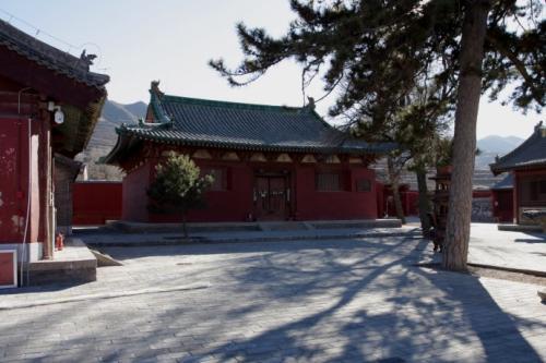 青松郁郁 古殿峻峨 壮观幽谧 山西省繁峙县岩山寺 腾讯新闻