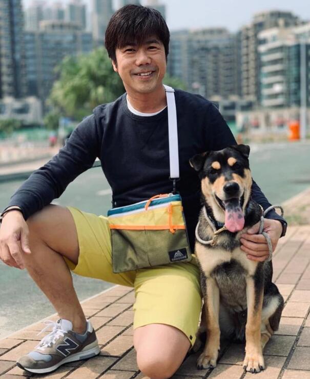黄心颖|16个月未复工，黄心颖戴口罩现身，提绯闻男友泥鯭黄心颖低头快走