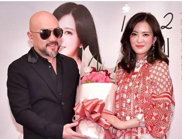 辛龙|辛龙仍难舍爱妻！七夕前发6字吐露悲伤心境，曾许诺来世再做夫妻