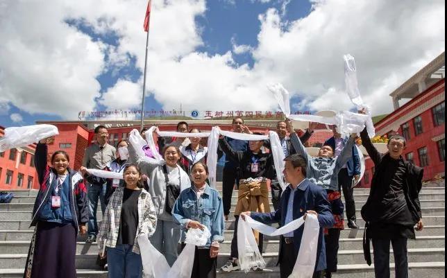 玉树市|十年支援2亿元、25名教育干部 北京帮玉树带出高考……