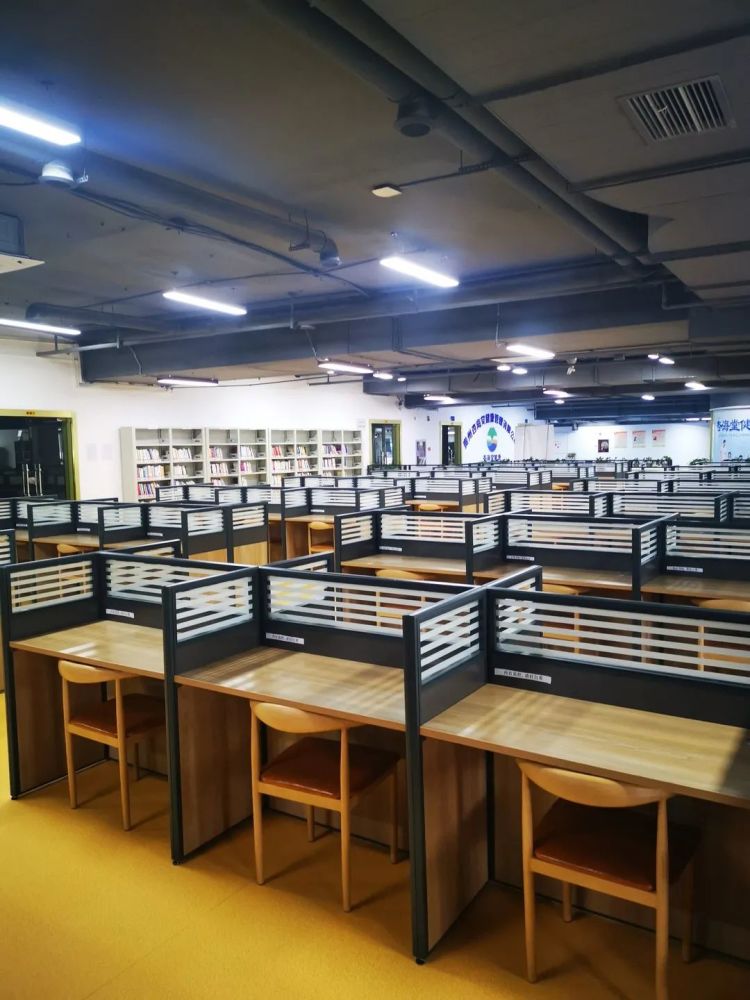 贵阳首家拥有图书馆的共享自习室文艺登场!