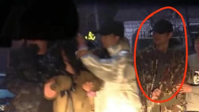 王凯|38岁王凯深夜KTV买醉，喝到烂醉离开时险撞墙，曾多次喝酒被拍