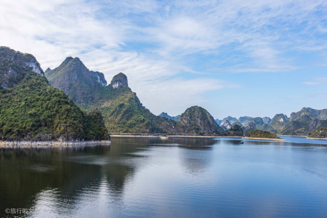 湖面有14座孤島