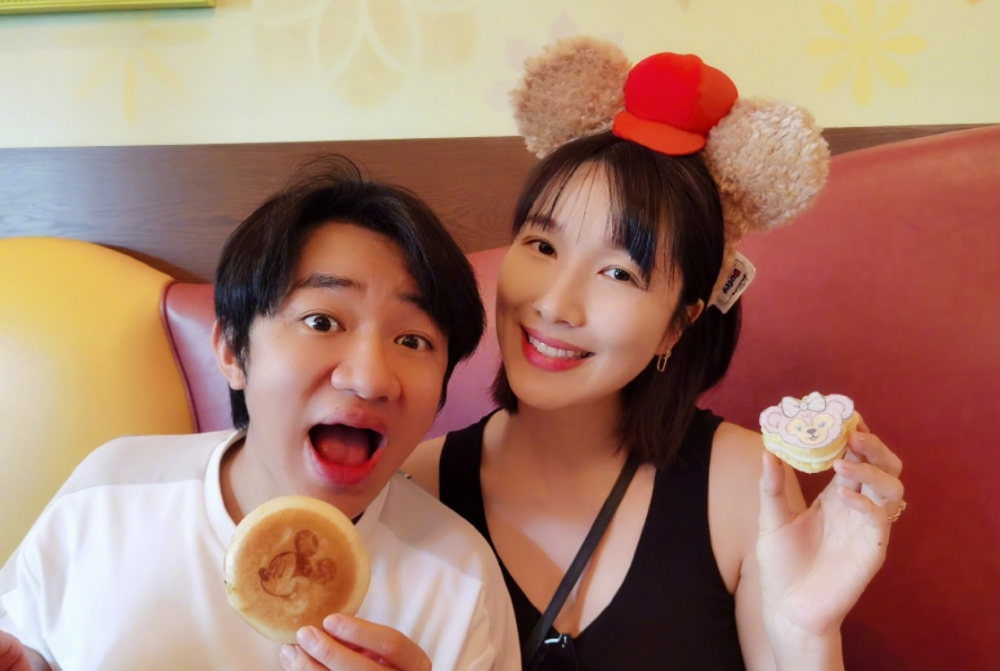 李亚男|人脉广大！李亚男晒出怀二胎孕照，何超莲胡杏儿陈法拉秒点赞