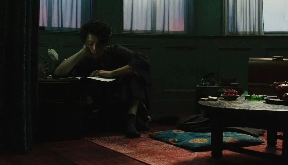 大庭叶藏|一个死得最多的日本作家，凭什么被奉为“丧神鼻祖”？