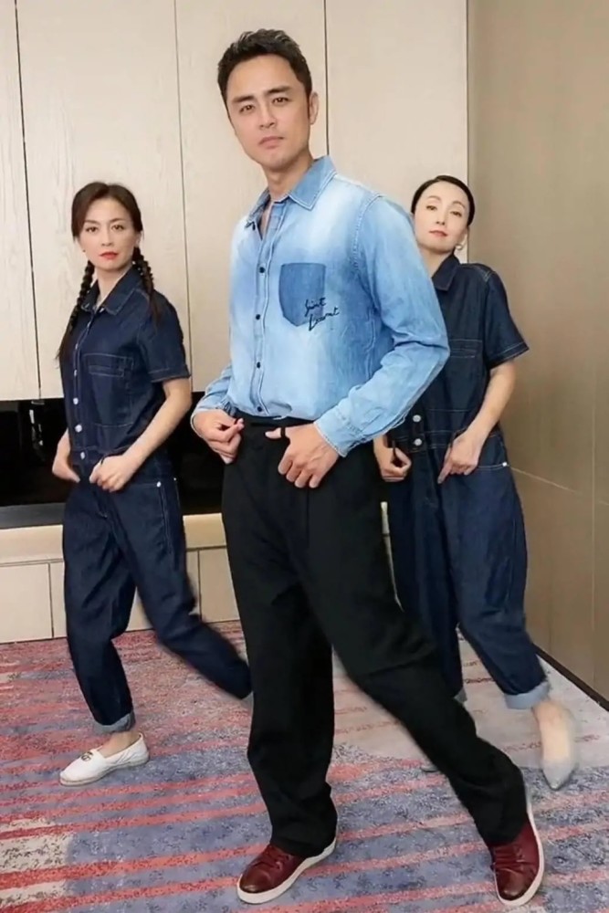 陶虹|陶虹张庭真是“不老神颜”，俩闺蜜再一次合体比美，张庭哪像50岁
