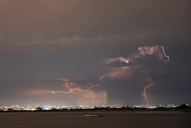 希腊傍晚出现 天降万雷 震撼景观 希腊 旅游