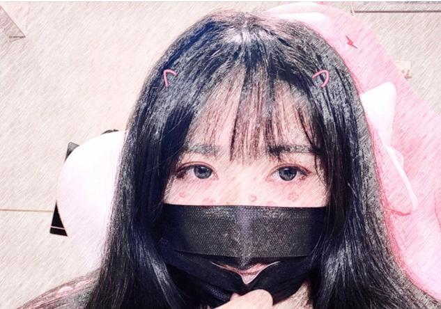 网红|路人镜头下的网红：刘思瑶方脸，小团团无变化，看到沫子：违规了