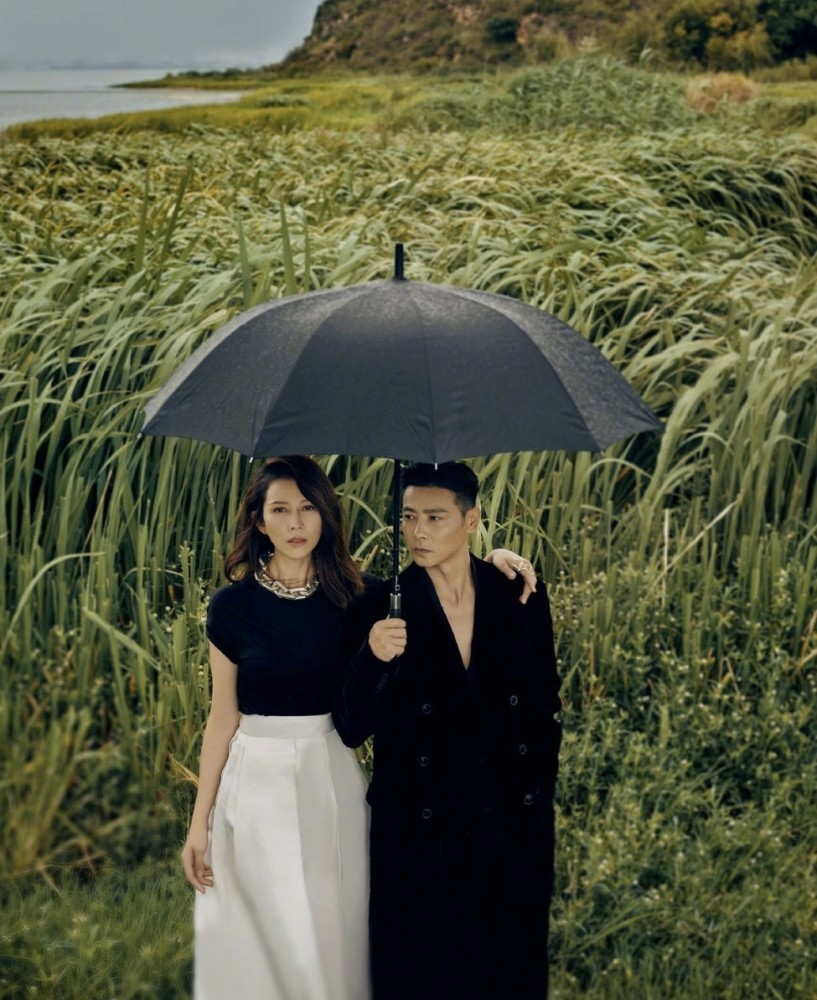 蔡少芬|蔡少芬张晋登上杂志封面，结婚12年感情更甜蜜，蔡少芬逆龄生长？