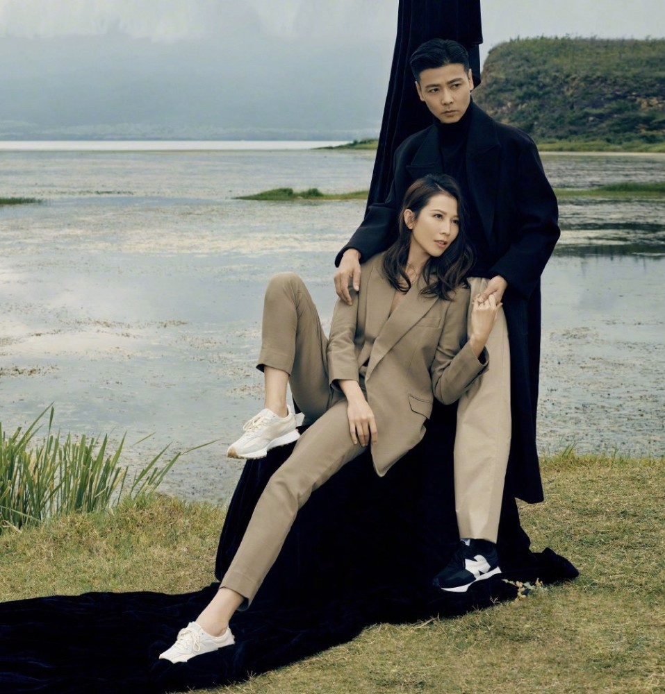 蔡少芬|蔡少芬张晋登上杂志封面，结婚12年感情更甜蜜，蔡少芬逆龄生长？