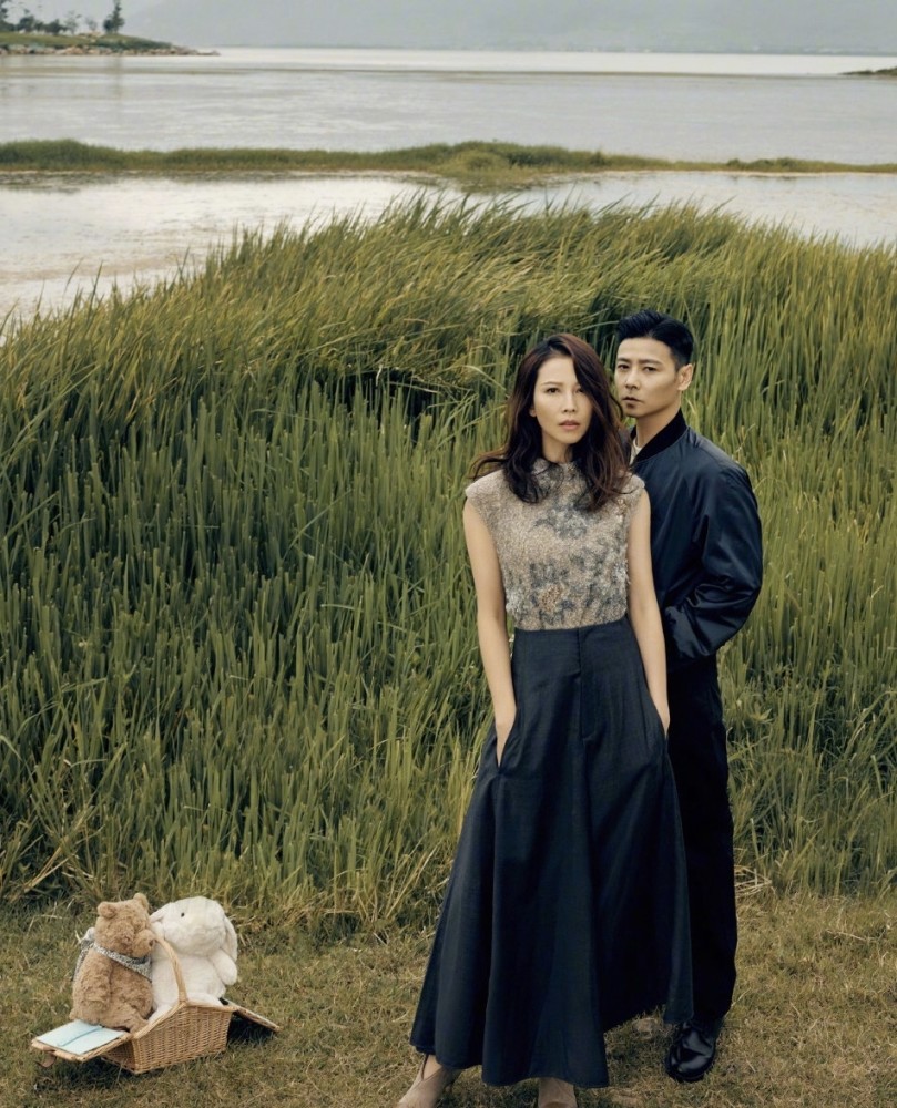 蔡少芬|蔡少芬张晋登上杂志封面，结婚12年感情更甜蜜，蔡少芬逆龄生长？