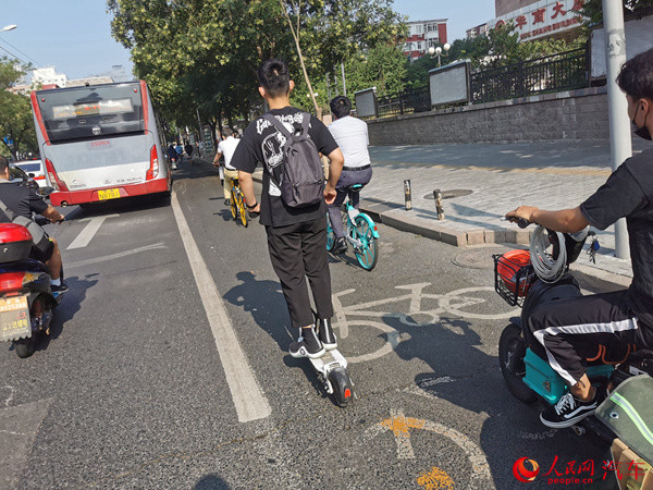 电动滑板车|人民观察：电动滑板车、平衡车仍游走在“灰色地带”