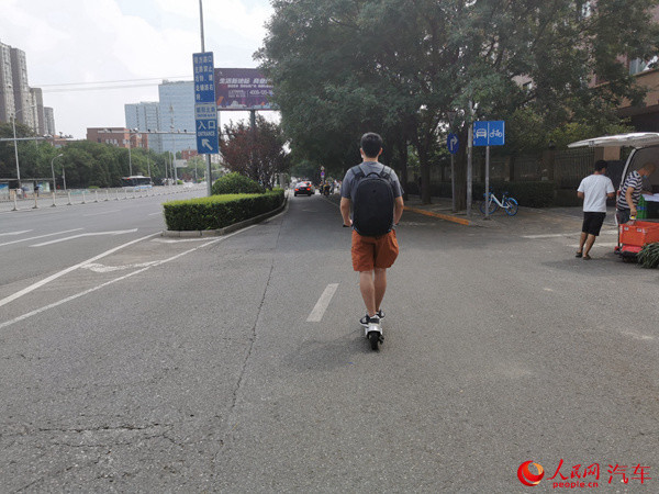 电动滑板车|人民观察：电动滑板车、平衡车仍游走在“灰色地带”