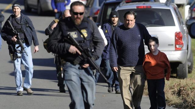 美国步枪协会|美国步枪协会前高管出书揭露内幕：他们如何利用校园枪击案发财