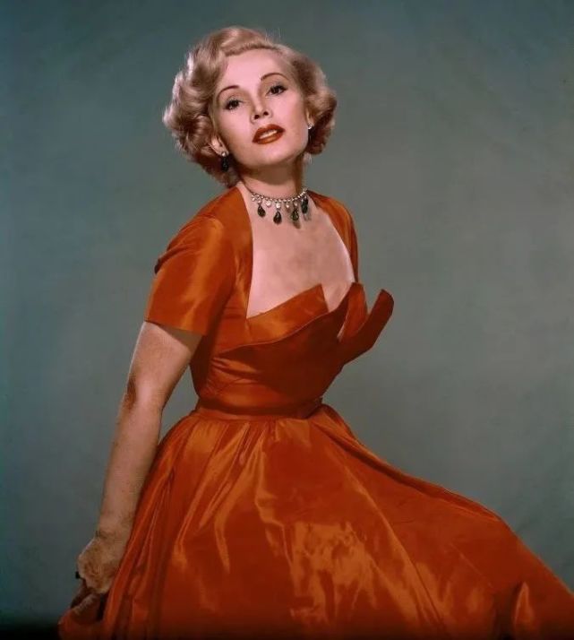 9次嫁入豪门 但她爱钻石胜过男人 腾讯网