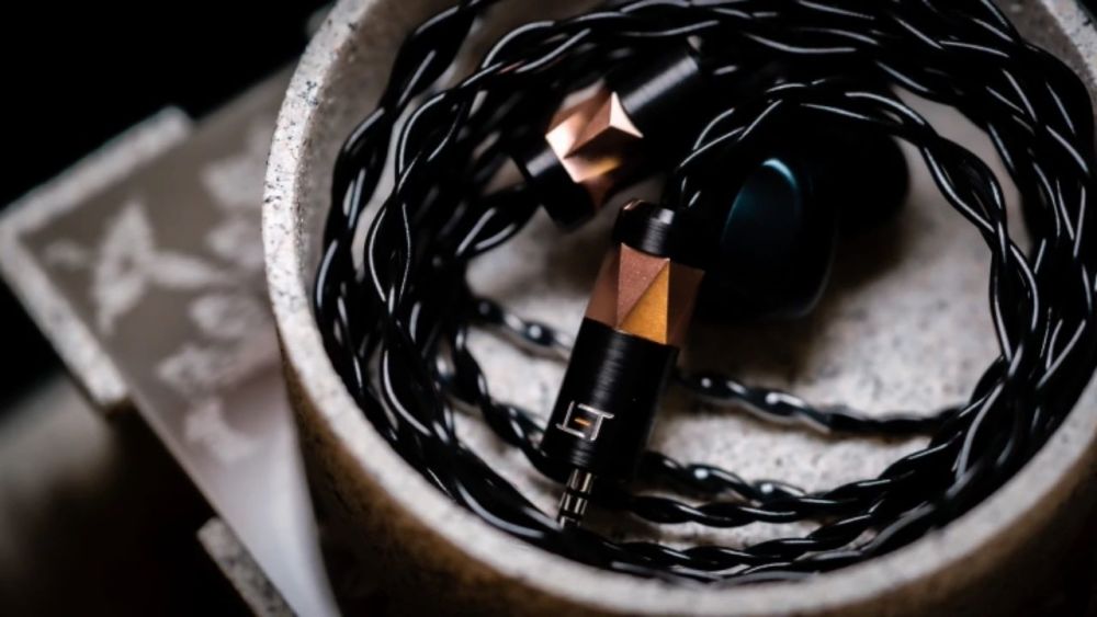 能打,而且其品牌的设计质感着实够味,图灵阶梯式设计真的算是独树一帜