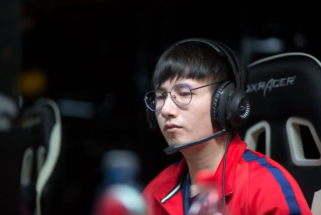 DOTA2战队4AM组豪华阵容战TI，但无法看到CNDOTA的未来