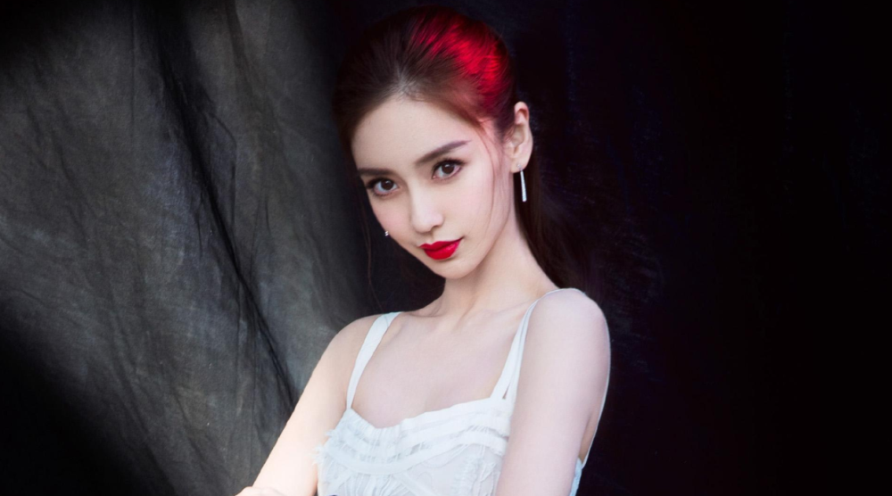杨颖|Baby哭戏登热搜榜首，“微笑唇”阻碍了她的演技？