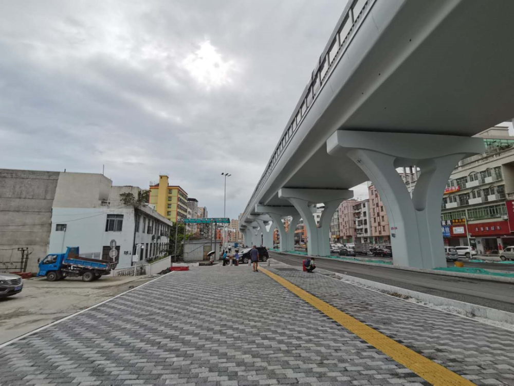 虽说片区内自2020年开始就拥有了6号线的上屋站,官田站两个地铁站,但