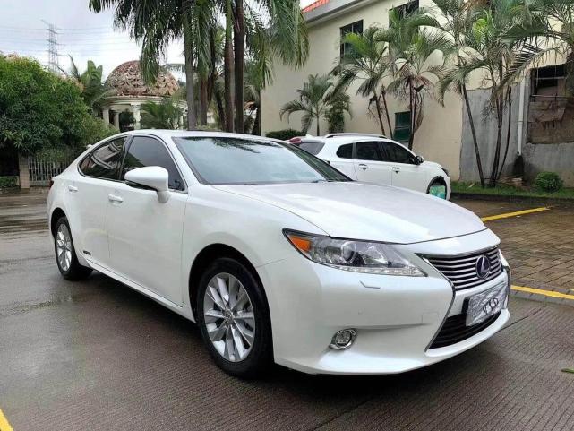 15年雷克萨斯es300h售价14万优雅的设计和卓越的品质