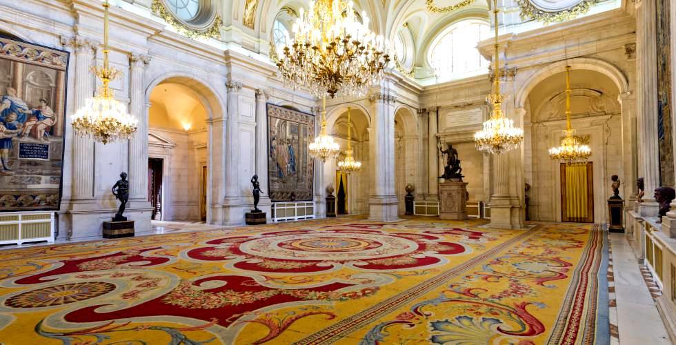 仿造凡尔赛宫的欧洲第三大王宫两代国王的华丽梦想