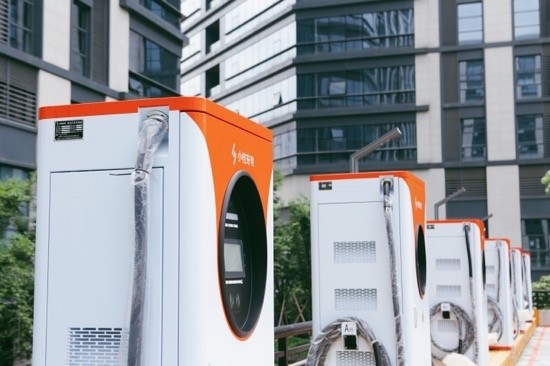 小桔充电不仅为滴滴平台现存的100万辆纯电动车提供基于网约车场景的