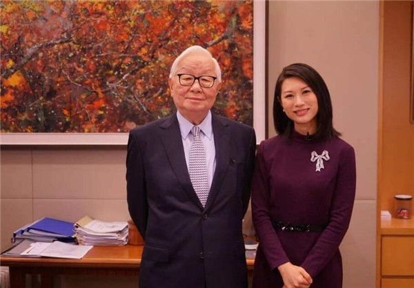 他56岁开始创业,70岁娶了自己的秘书,如今公司市值超过1万亿