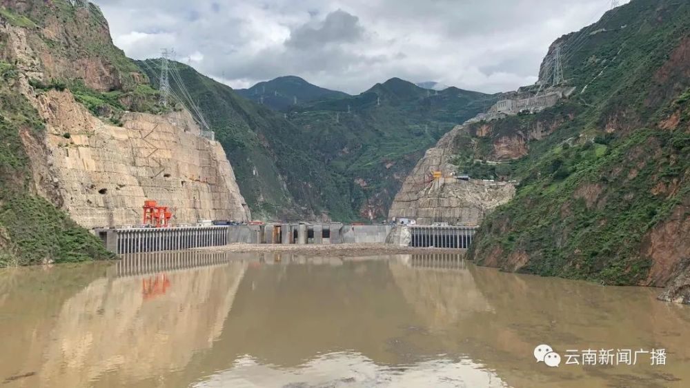 建设中的乌东德水电站 首次蓄水即承担防洪任务