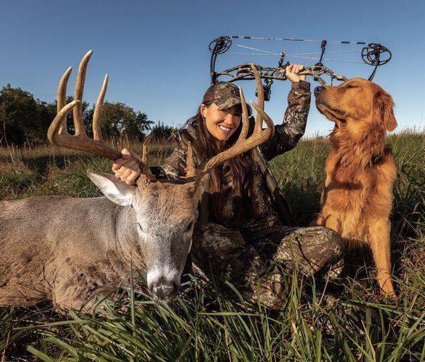 澳大利亚_社会|澳洲女子移居美国后爱上打猎，还发了张炖熊肉照片，网友大骂无耻