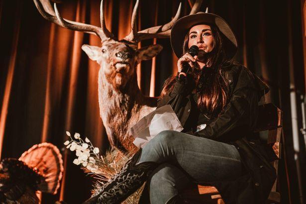 澳大利亚_社会|澳洲女子移居美国后爱上打猎，还发了张炖熊肉照片，网友大骂无耻