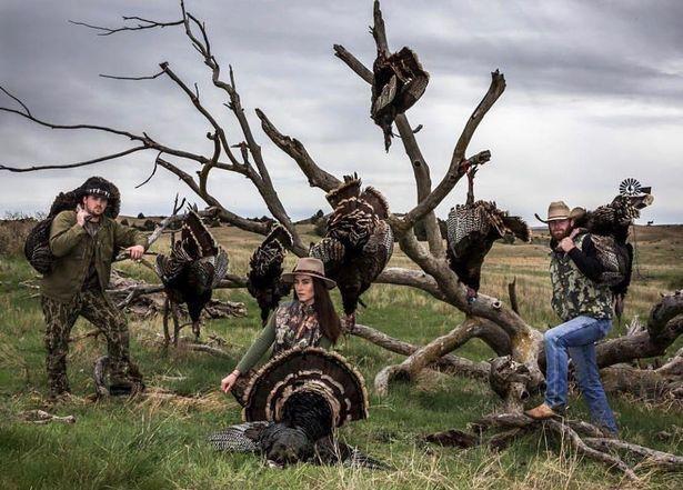 澳大利亚_社会|澳洲女子移居美国后爱上打猎，还发了张炖熊肉照片，网友大骂无耻