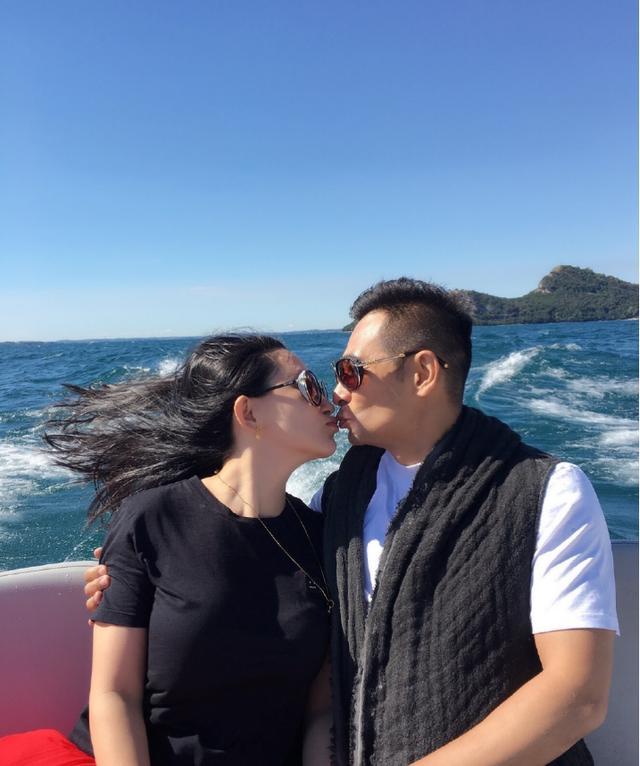 赵文卓老婆真有气质私服搭配款式简约也亮眼美得让人心动