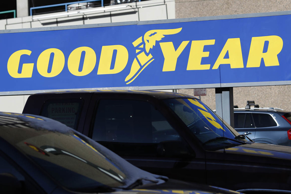 特朗普|本国企业也要抵制！特朗普封杀成魔：不戴竞选帽子轮胎别想卖出去