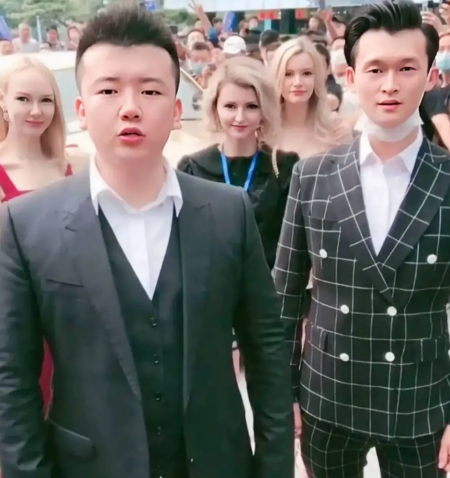网红|西安网红结婚排场大，飞机豪车明星齐助阵，网友：真拿自己当腕了